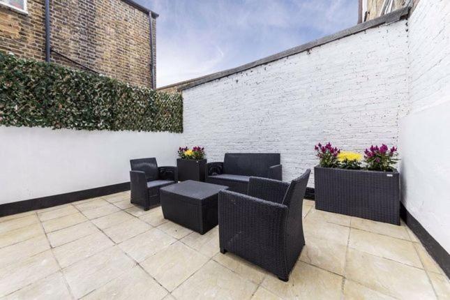 Yellow House Chelsea Bed & Breakfast London Exterior photo